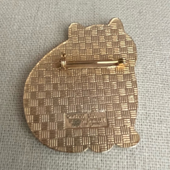 Barbara Lavallee @Artique LTD,  enamel Kitty Cat Pin Brooch - Picture 5 of 9